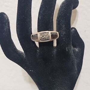 Elegant Silver and Black Women's Ring